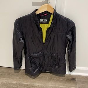 Stio women’s half zip synthetic light puffer layer.